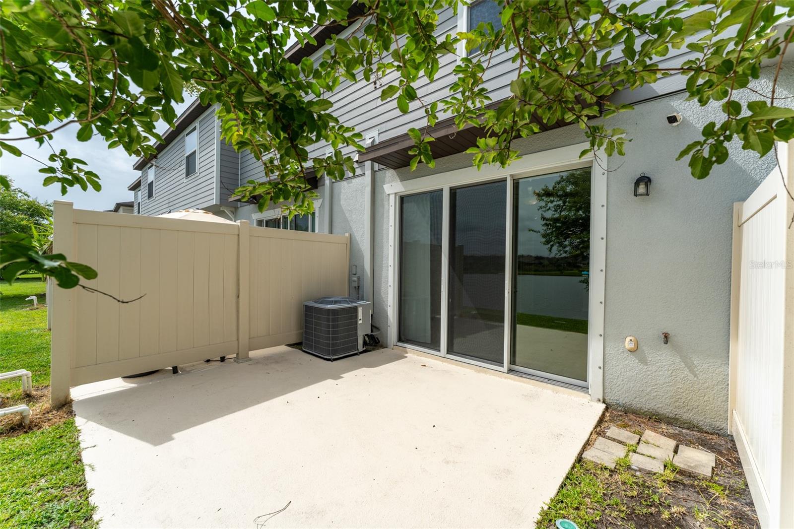 Image 17 of 65 For 9140 Hillcroft Drive