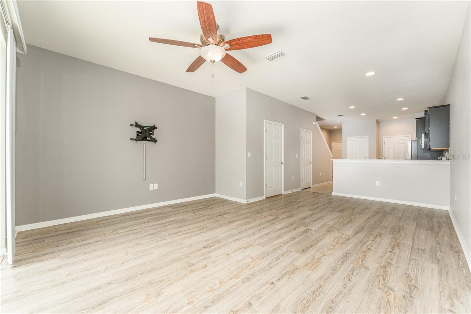 Image 18 of 65 For 9140 Hillcroft Drive