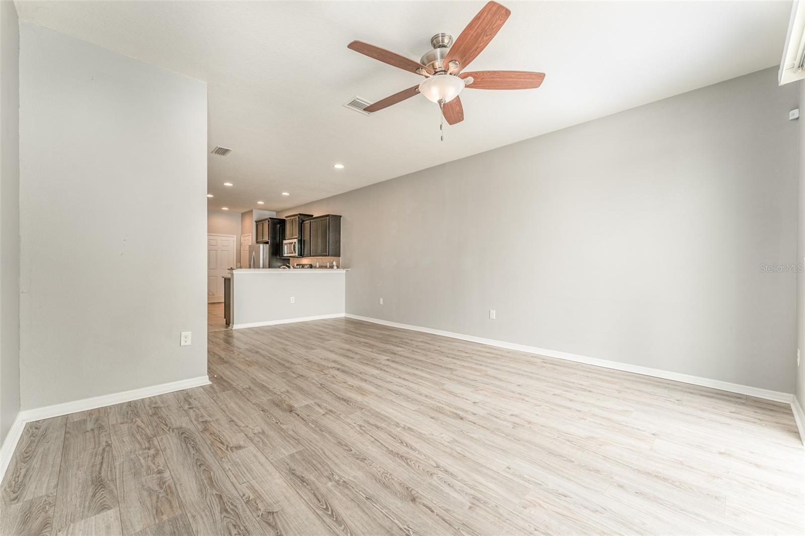 Image 19 of 65 For 9140 Hillcroft Drive