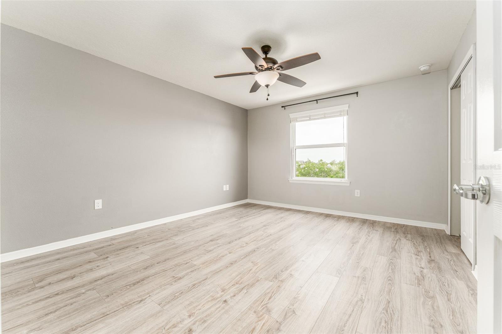 Image 22 of 65 For 9140 Hillcroft Drive