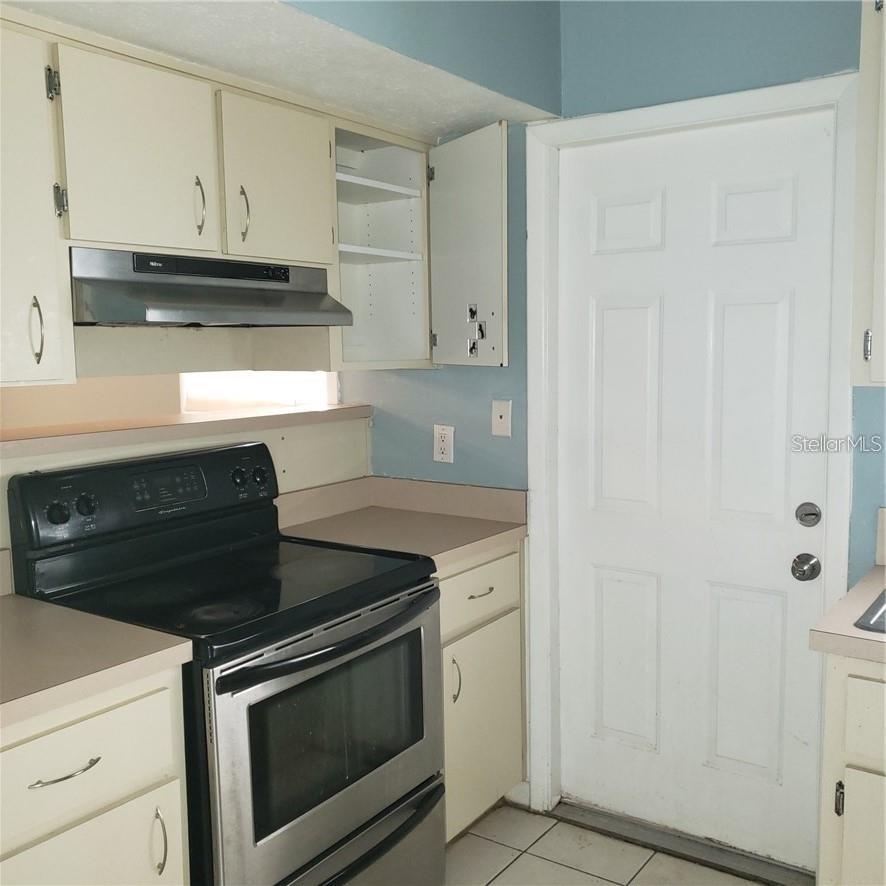 Image 2 of 14 For 5626 Ashley Oaks Drive 28