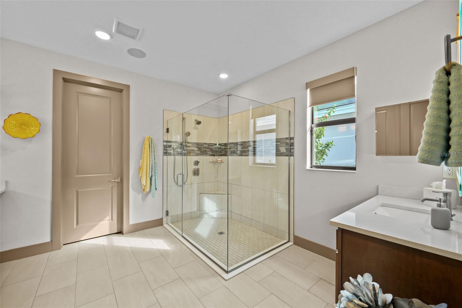 Image 21 of 41 For 17702 Cresswind Terrace