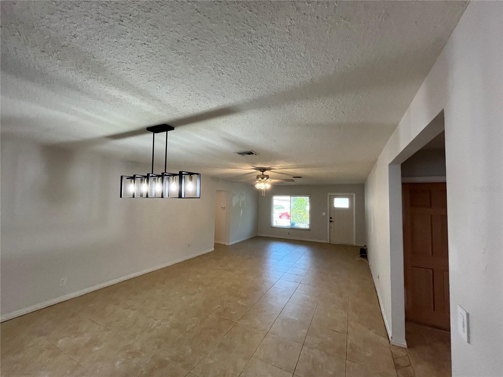 Image 3 of 22 For 422 Crosswinds Drive