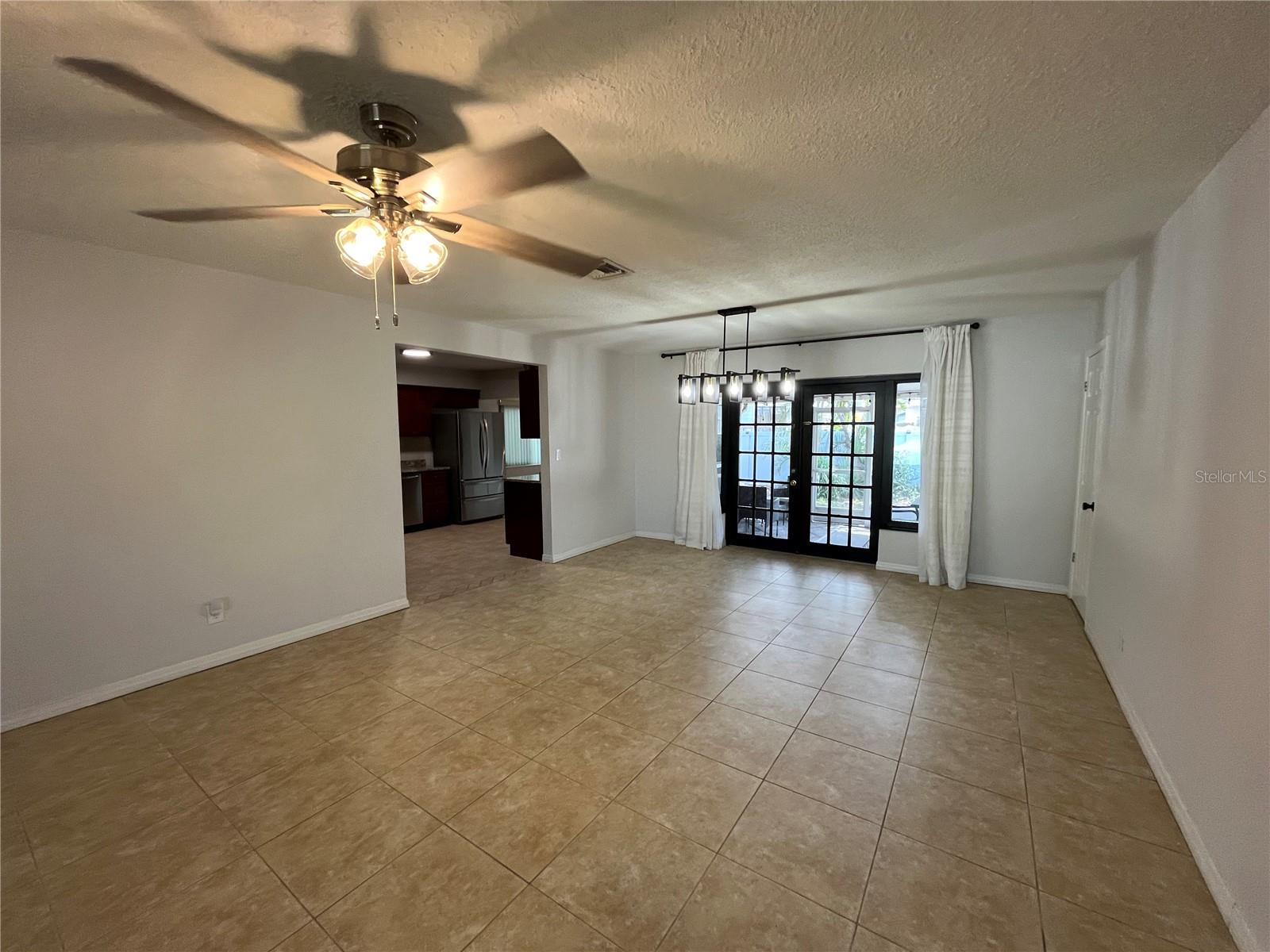 Image 6 of 22 For 422 Crosswinds Drive