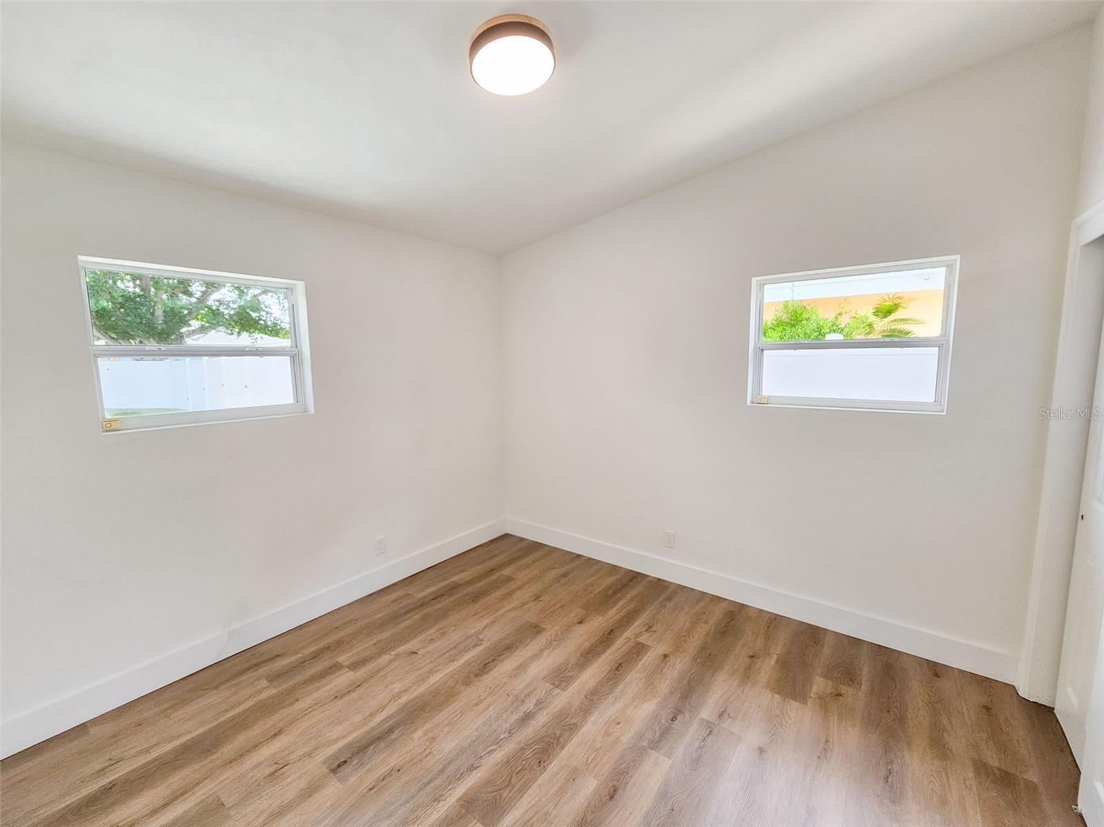 Image 22 of 37 For 1416 55th Avenue N