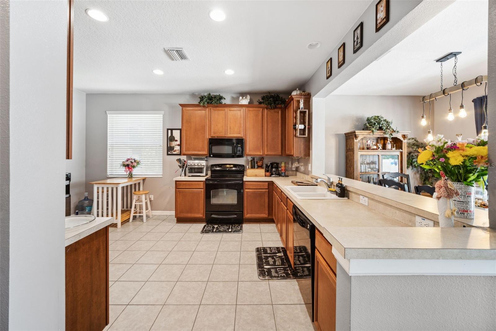 Image 11 of 48 For 13722 Lakemont Drive