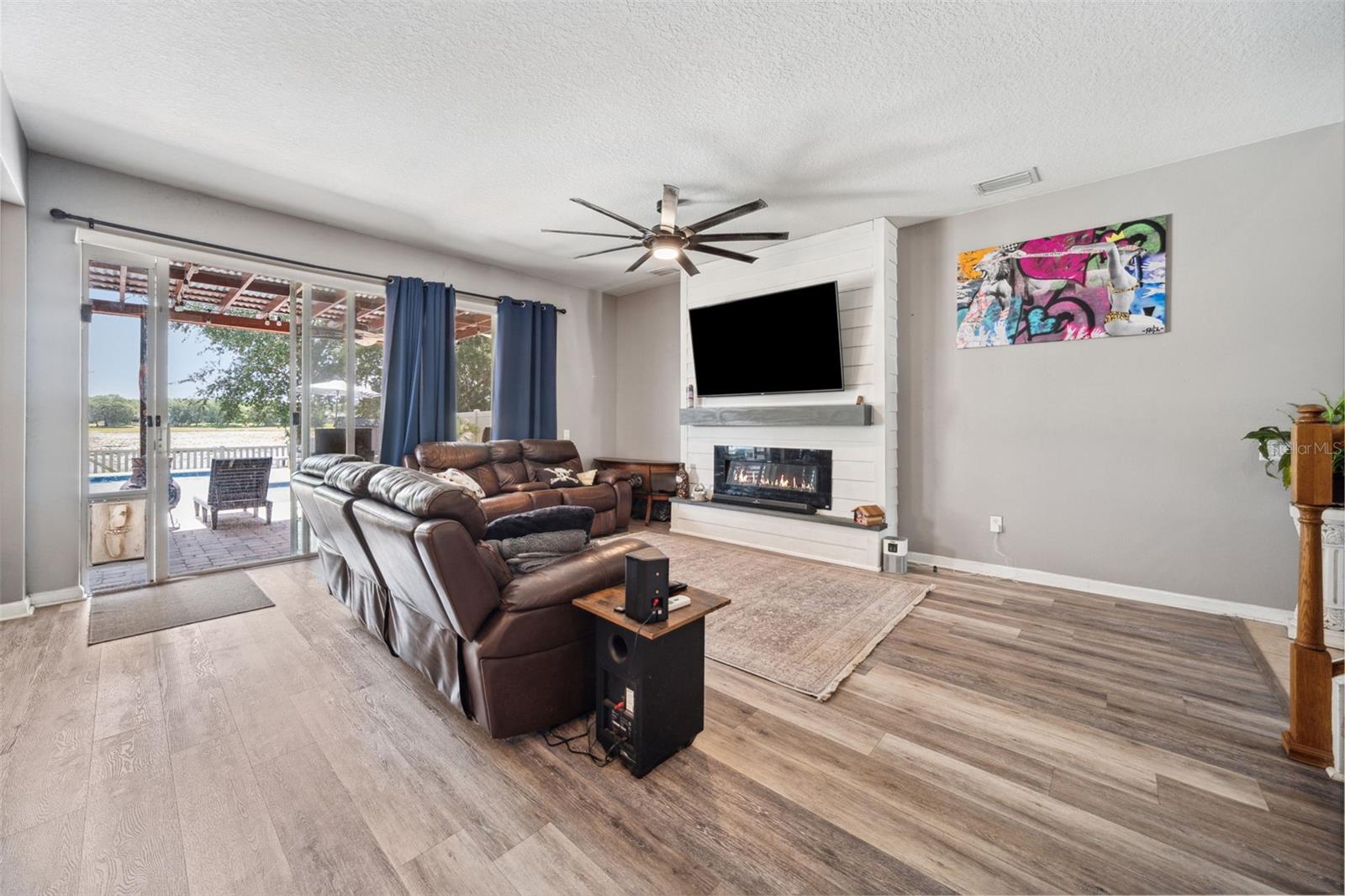 Image 8 of 48 For 13722 Lakemont Drive