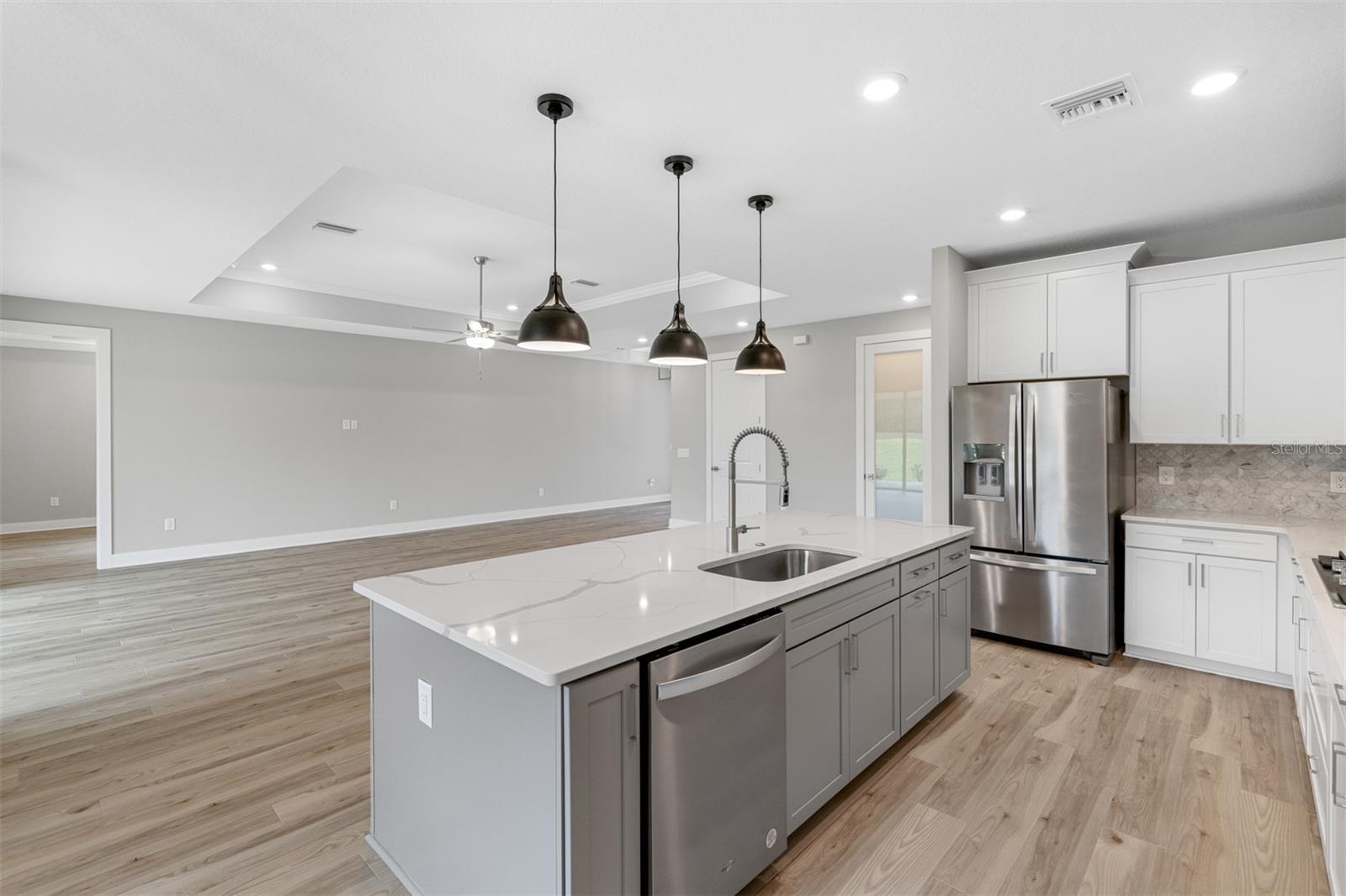 Image 4 of 10 For 6757 Summit View Drive