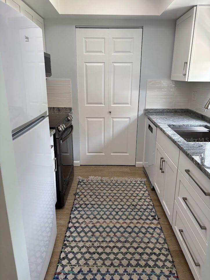 Image 2 of 22 For 1055 6th Avenue A11