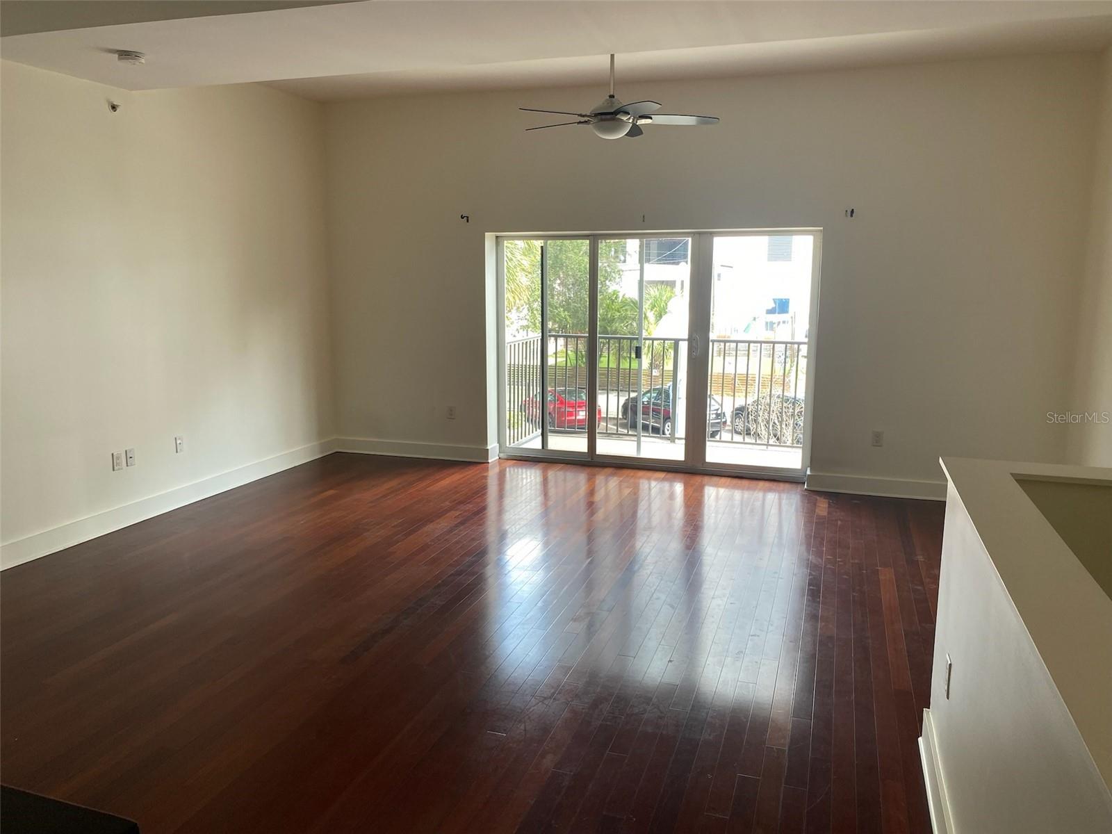 Image 4 of 6 For 1010 Central Avenue 106