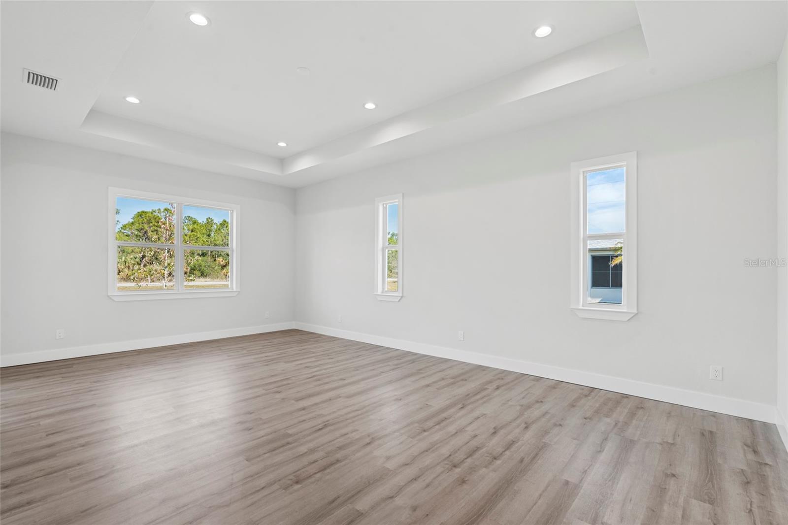 Image 9 of 20 For 25434 Alicante Drive