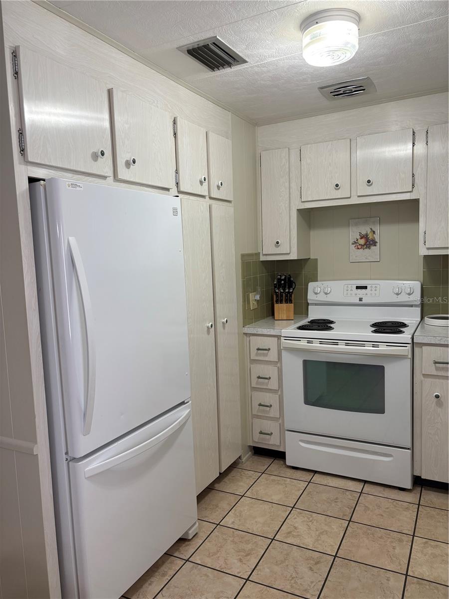 Image 4 of 41 For 11144 101st Way 143
