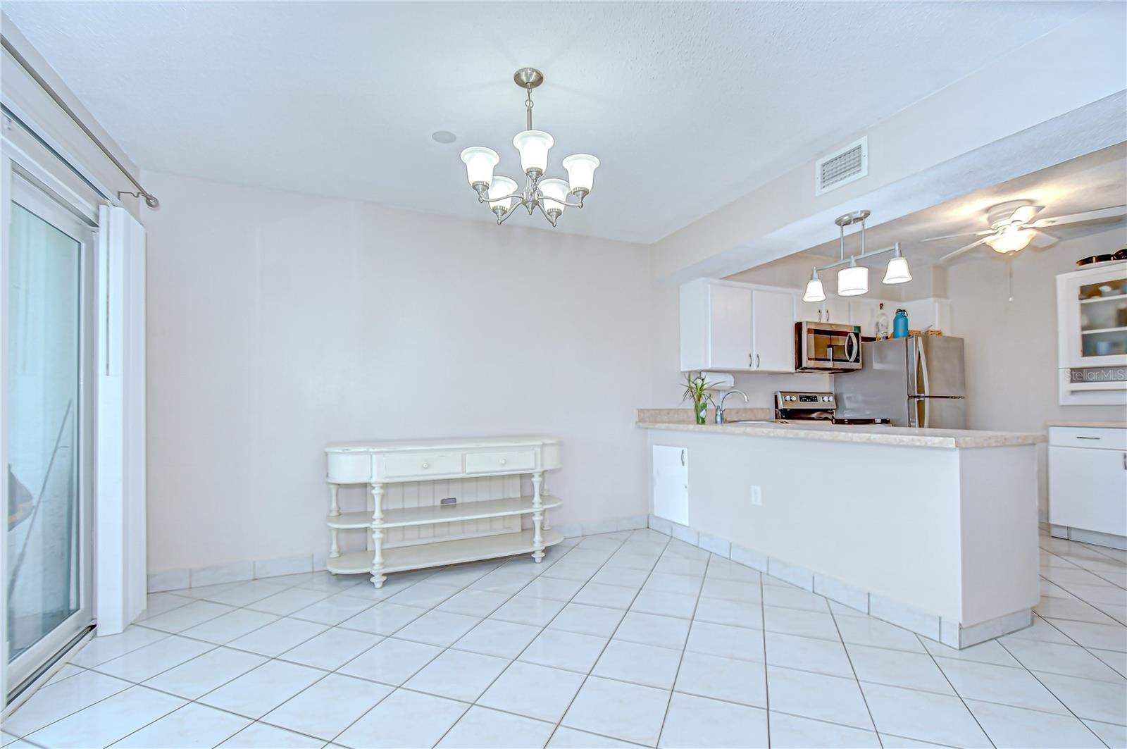 Image 18 of 57 For 1655 Highland Avenue B118