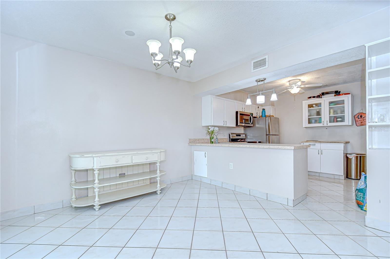 Image 19 of 57 For 1655 Highland Avenue B118