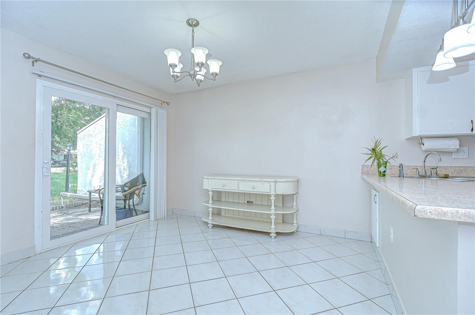 Image 20 of 57 For 1655 Highland Avenue B118