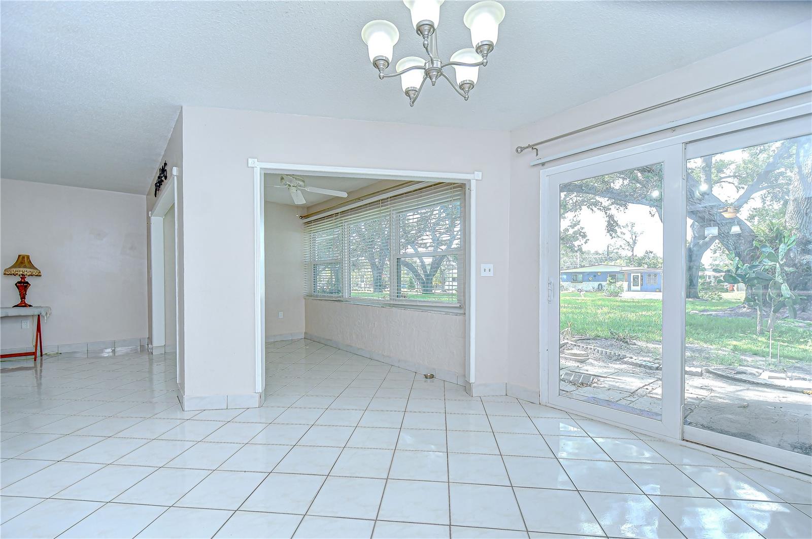 Image 21 of 57 For 1655 Highland Avenue B118