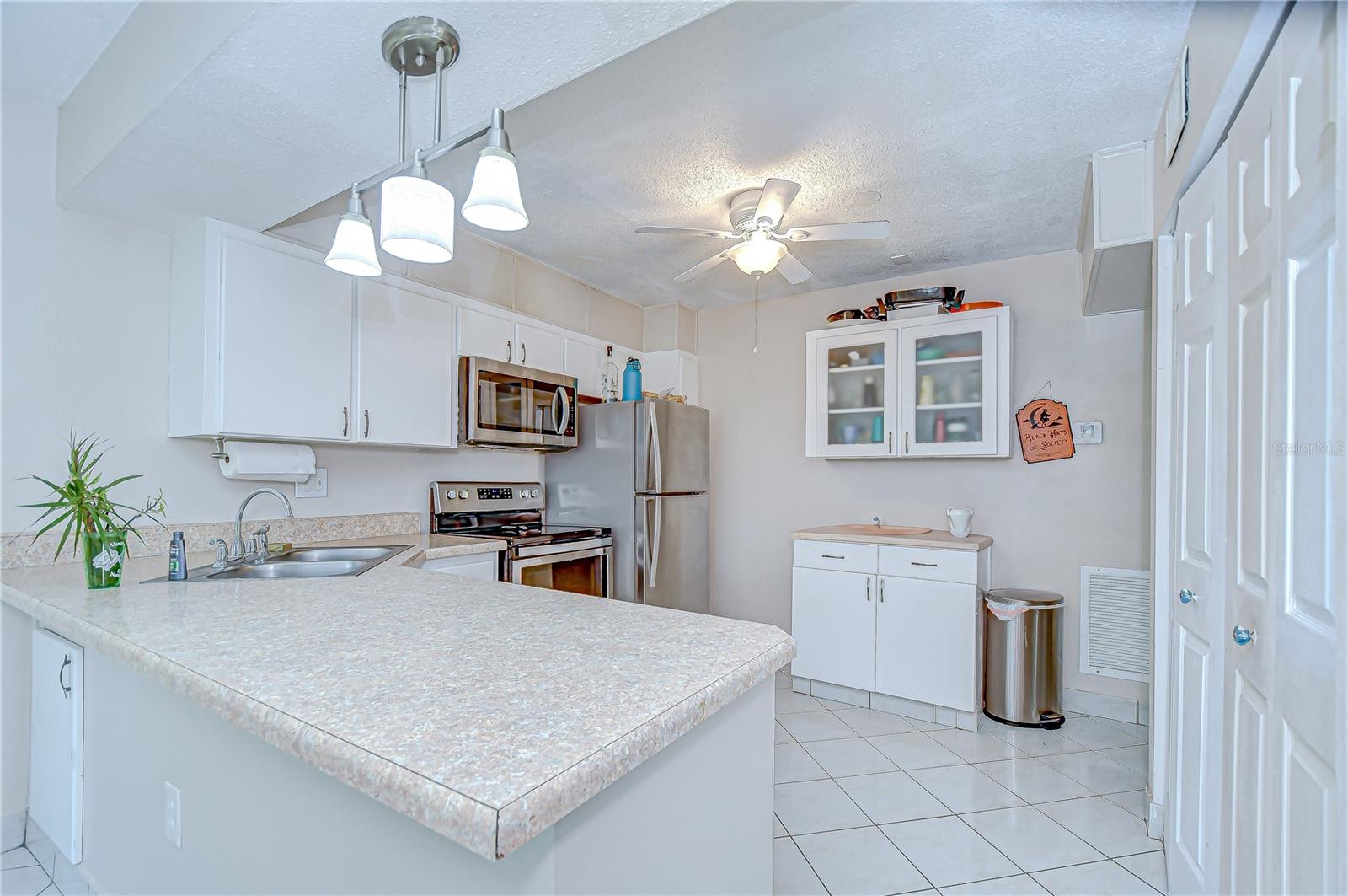 Image 22 of 57 For 1655 Highland Avenue B118