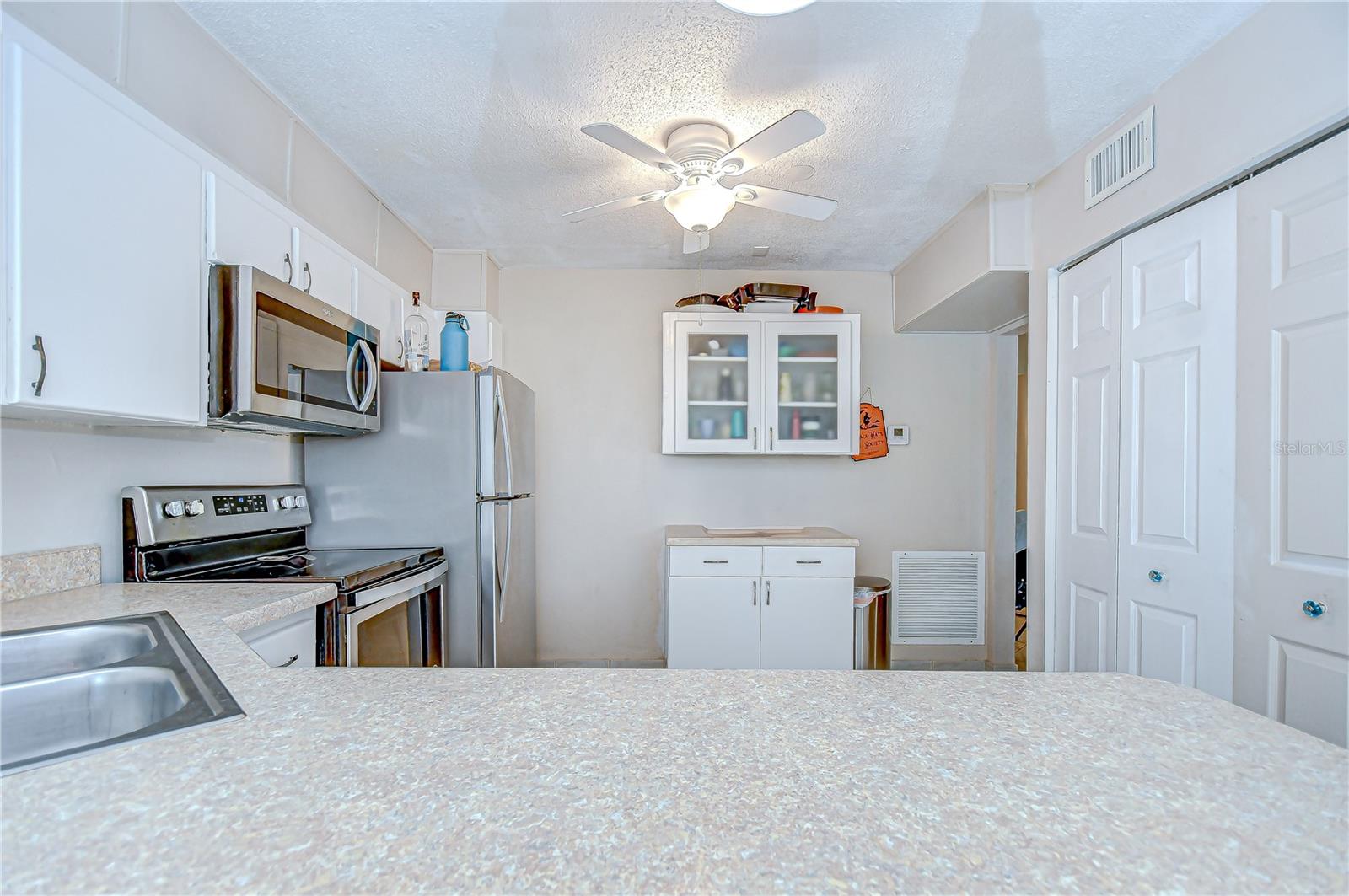 Image 23 of 57 For 1655 Highland Avenue B118