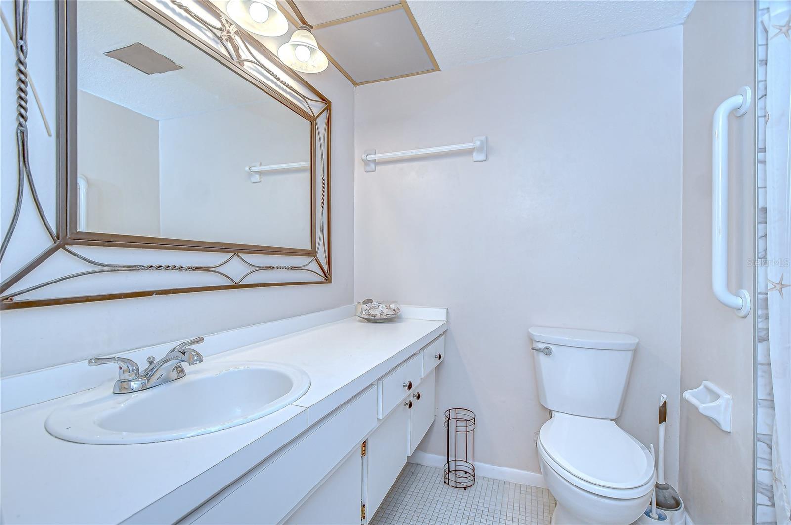 Image 31 of 57 For 1655 Highland Avenue B118