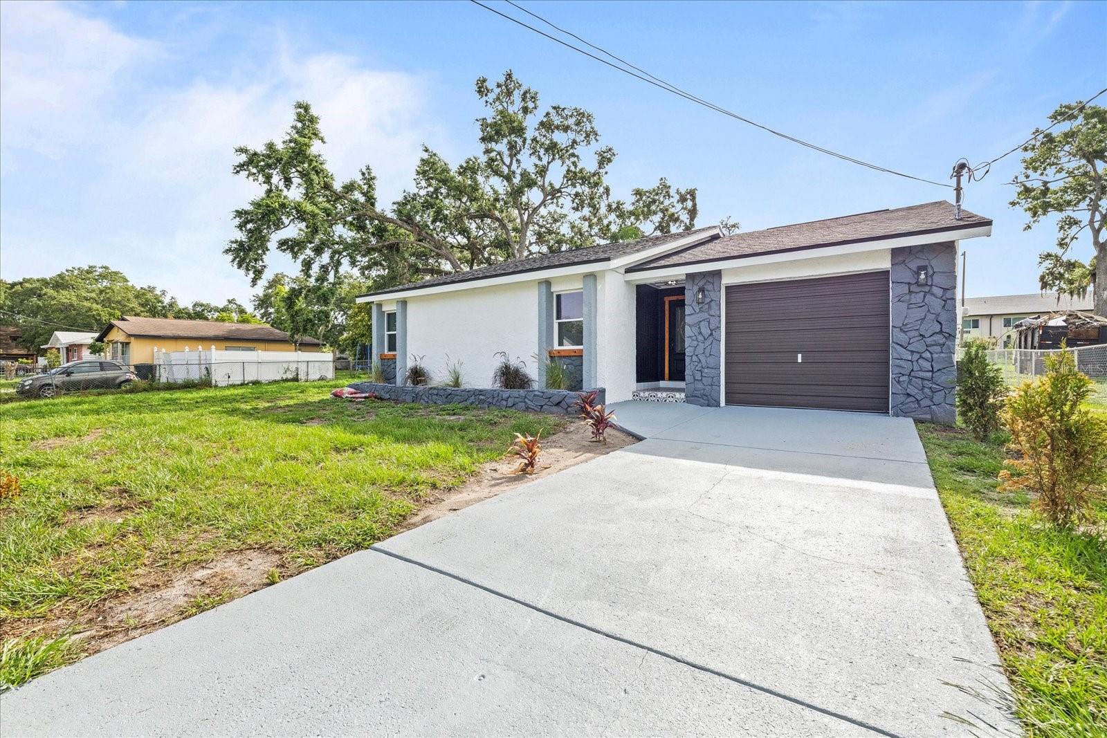 Image 2 of 34 For 9511 Hyaleah Road