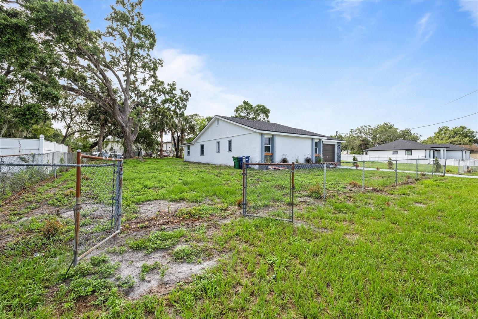 Image 31 of 34 For 9511 Hyaleah Road
