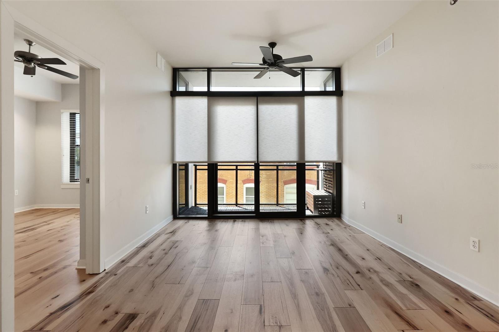 Image 11 of 47 For 400 4th Avenue S 301