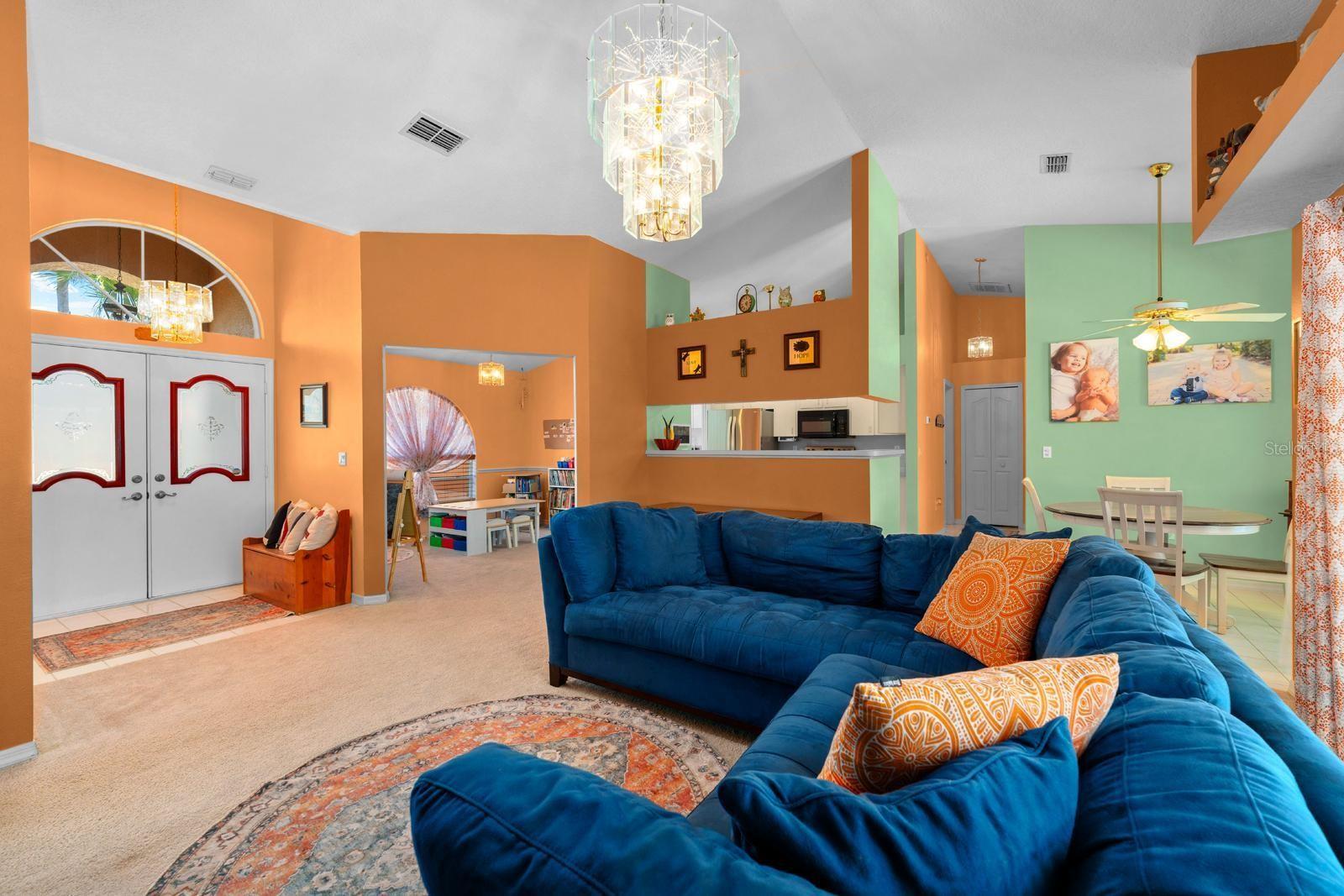Listing photo id 4 for 10228 Yellow Pine Way