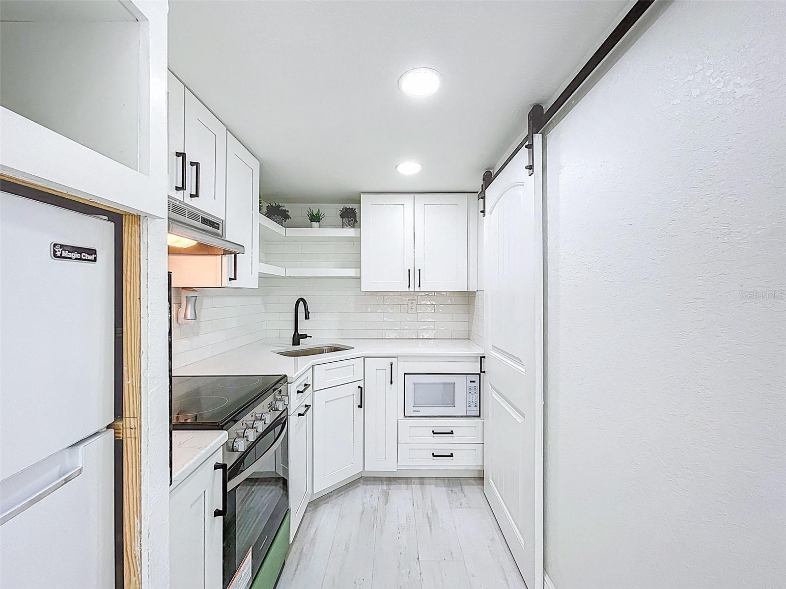Image 5 of 10 For 1600 Pasadena Drive A