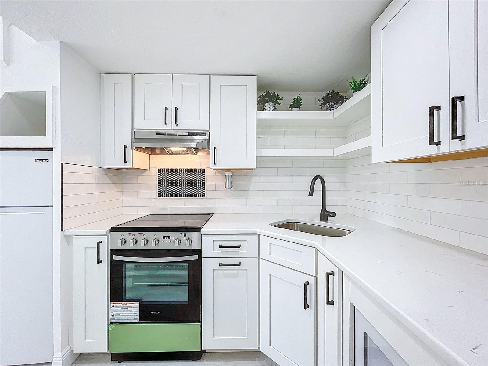 Image 6 of 10 For 1600 Pasadena Drive A