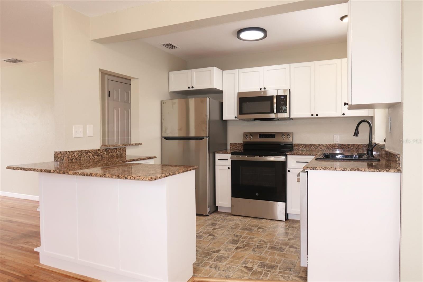 Image 5 of 16 For 4572 33rd Avenue N