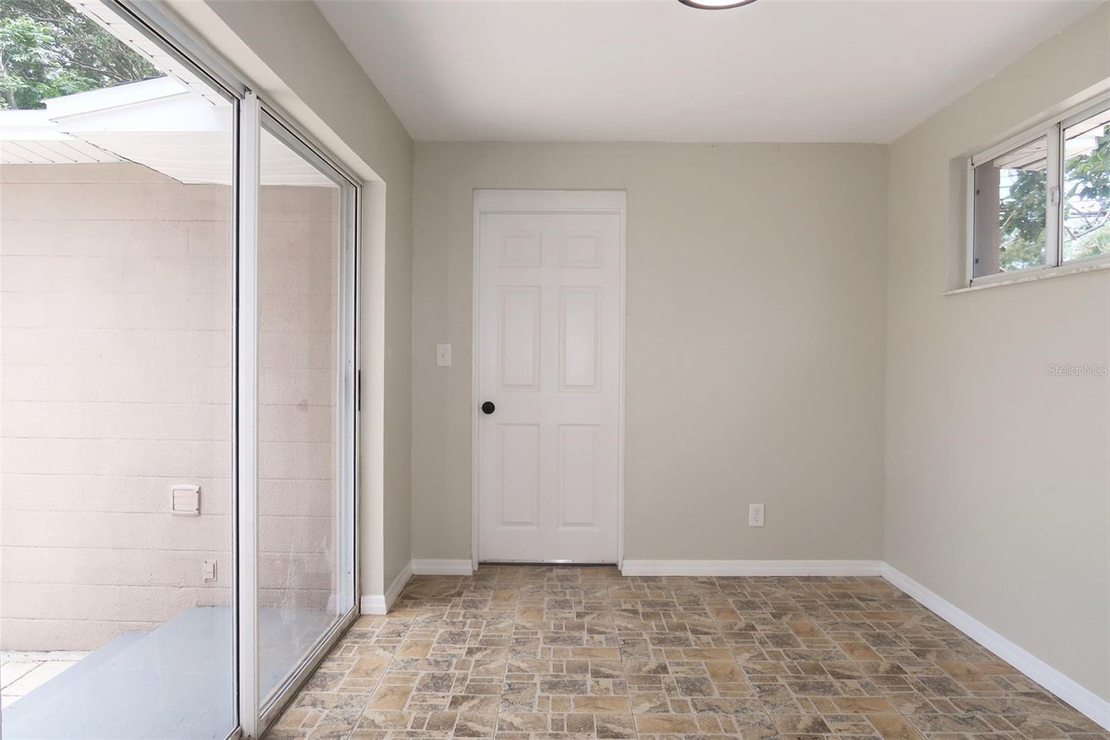 Image 6 of 16 For 4572 33rd Avenue N