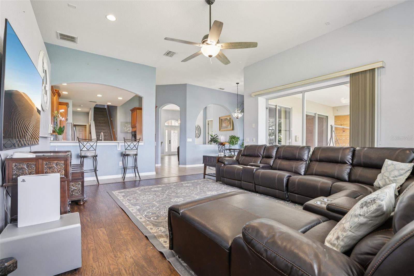 Image 16 of 43 For 10435 Deerberry Drive