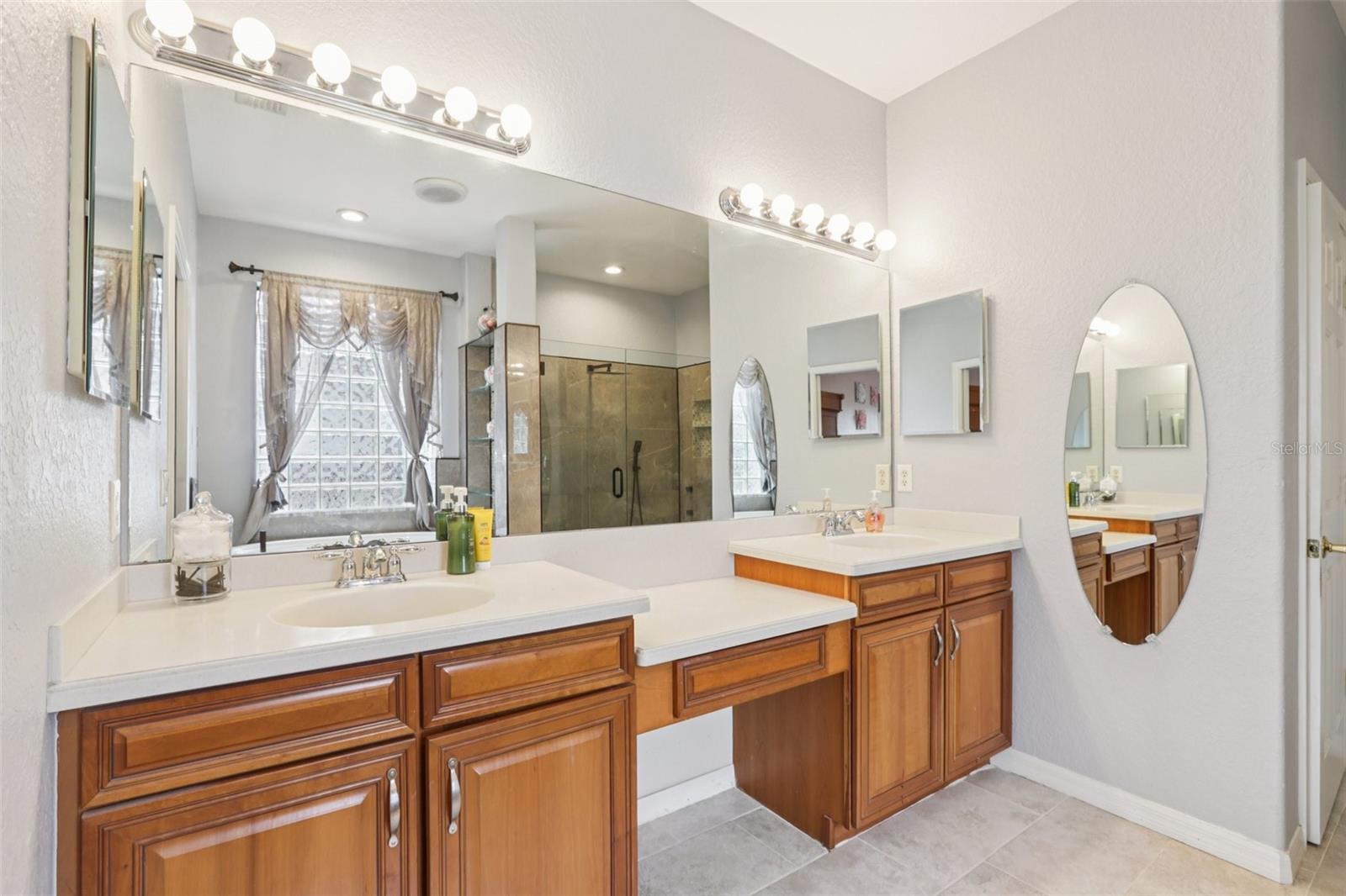 Image 19 of 43 For 10435 Deerberry Drive