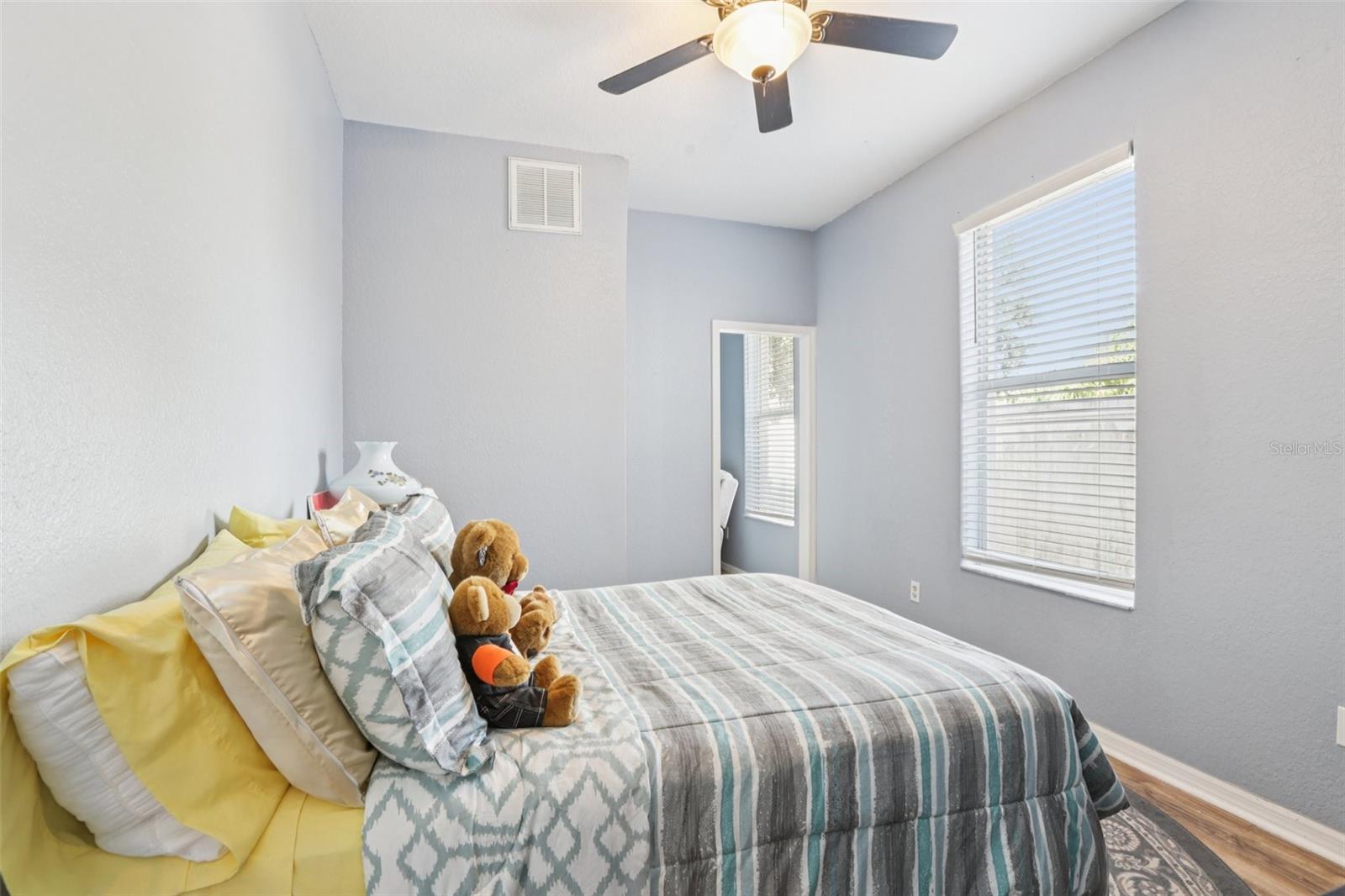 Image 26 of 43 For 10435 Deerberry Drive