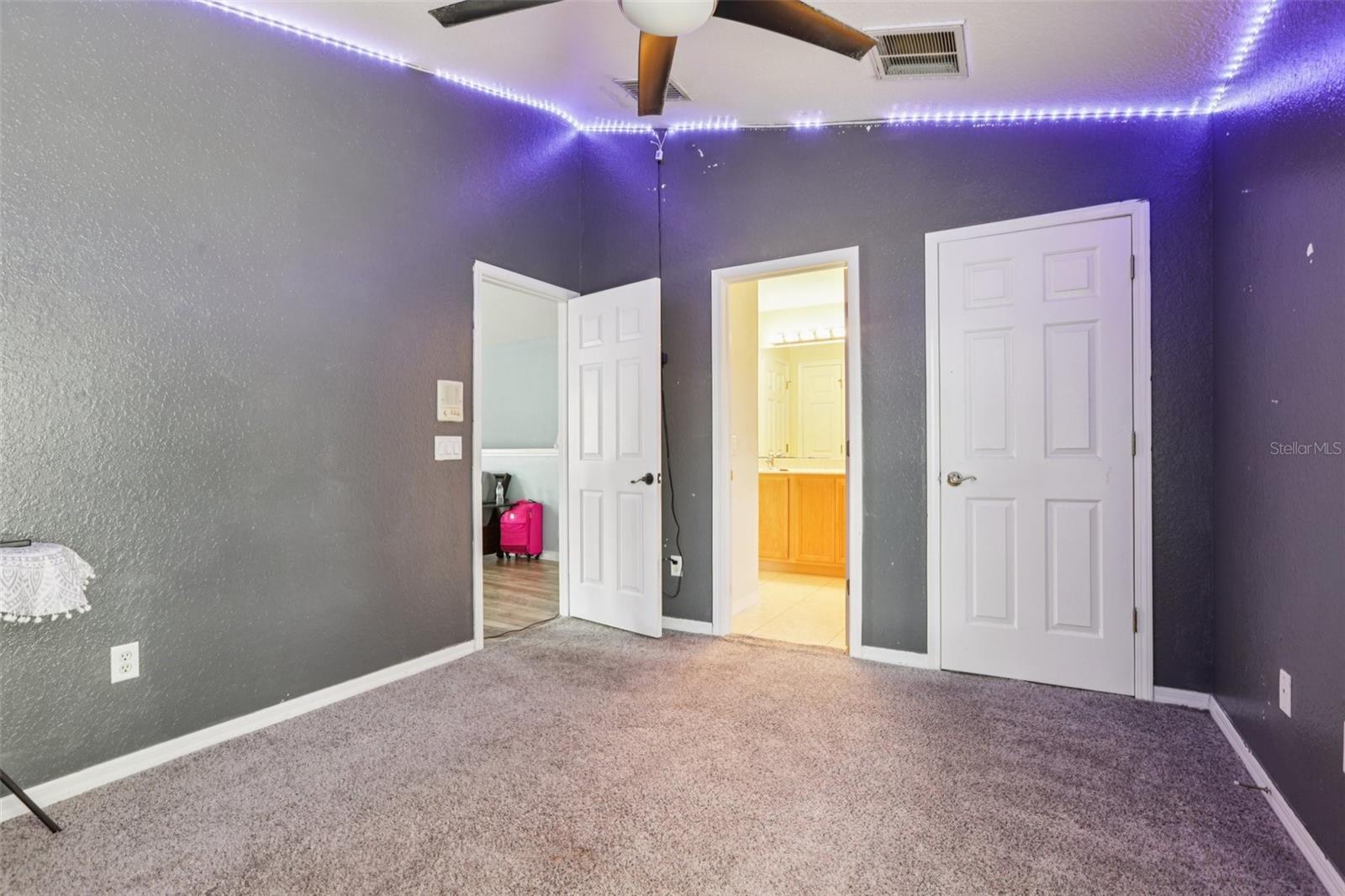 Image 32 of 43 For 10435 Deerberry Drive