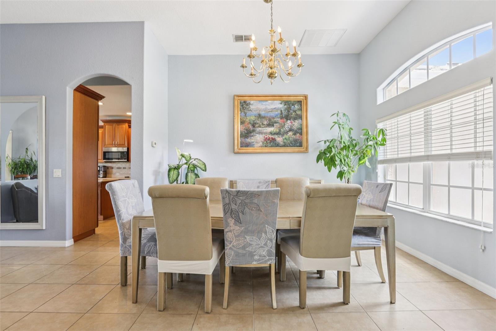 Image 5 of 43 For 10435 Deerberry Drive