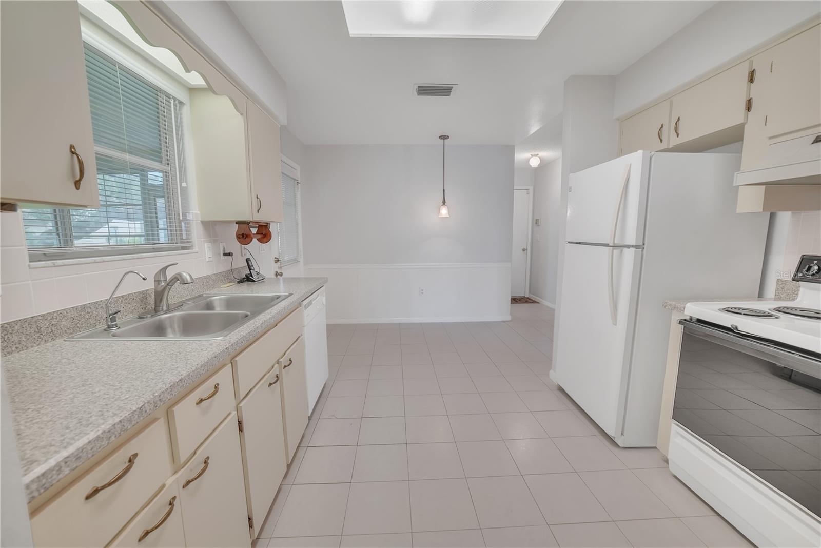 Image 13 of 57 For 5402 Rosewall Circle