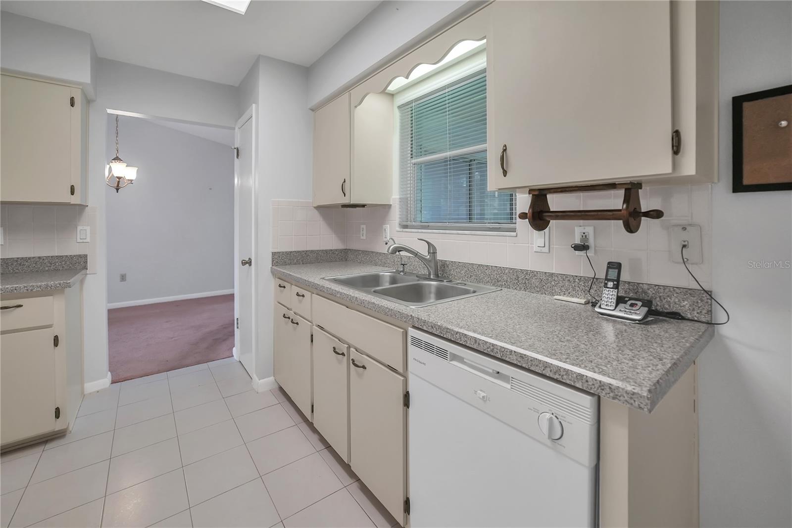 Image 15 of 57 For 5402 Rosewall Circle