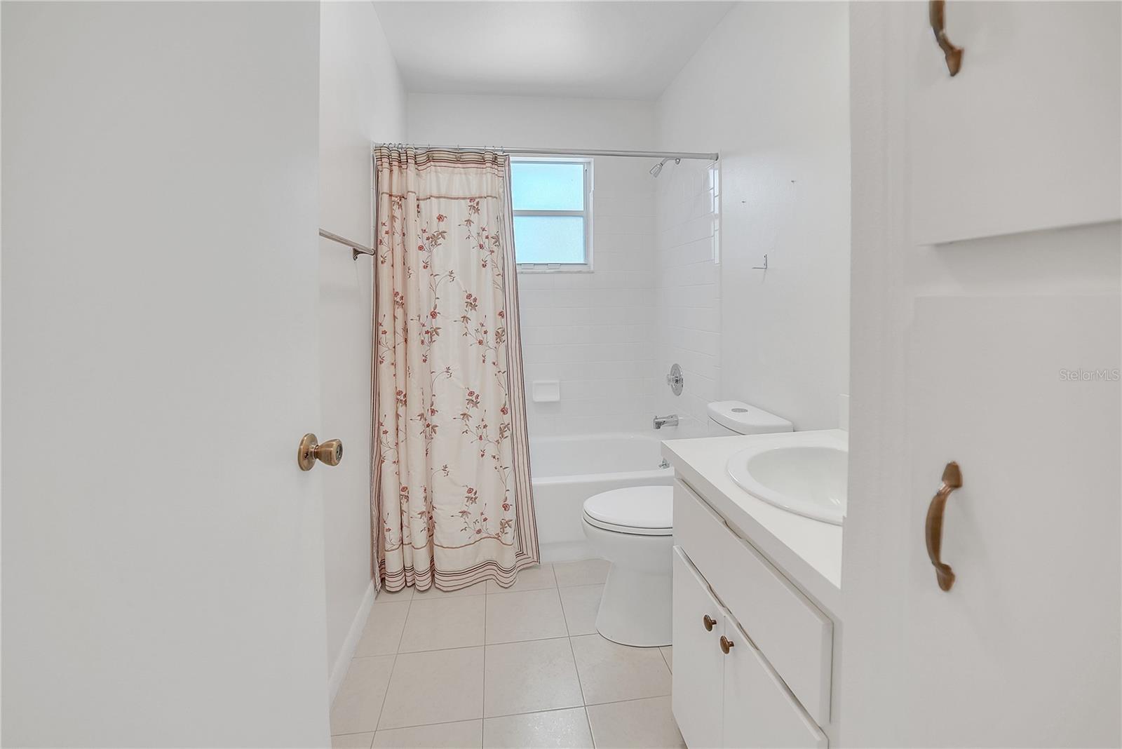 Image 22 of 57 For 5402 Rosewall Circle