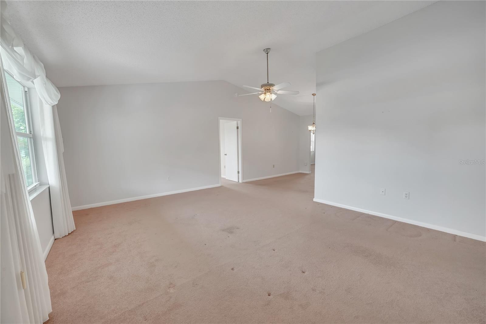 Image 6 of 57 For 5402 Rosewall Circle