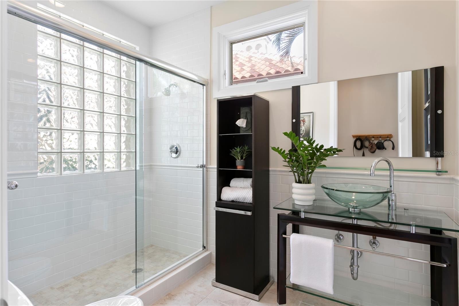 Listing photo id 35 for 2279 Mermaid Point Ne