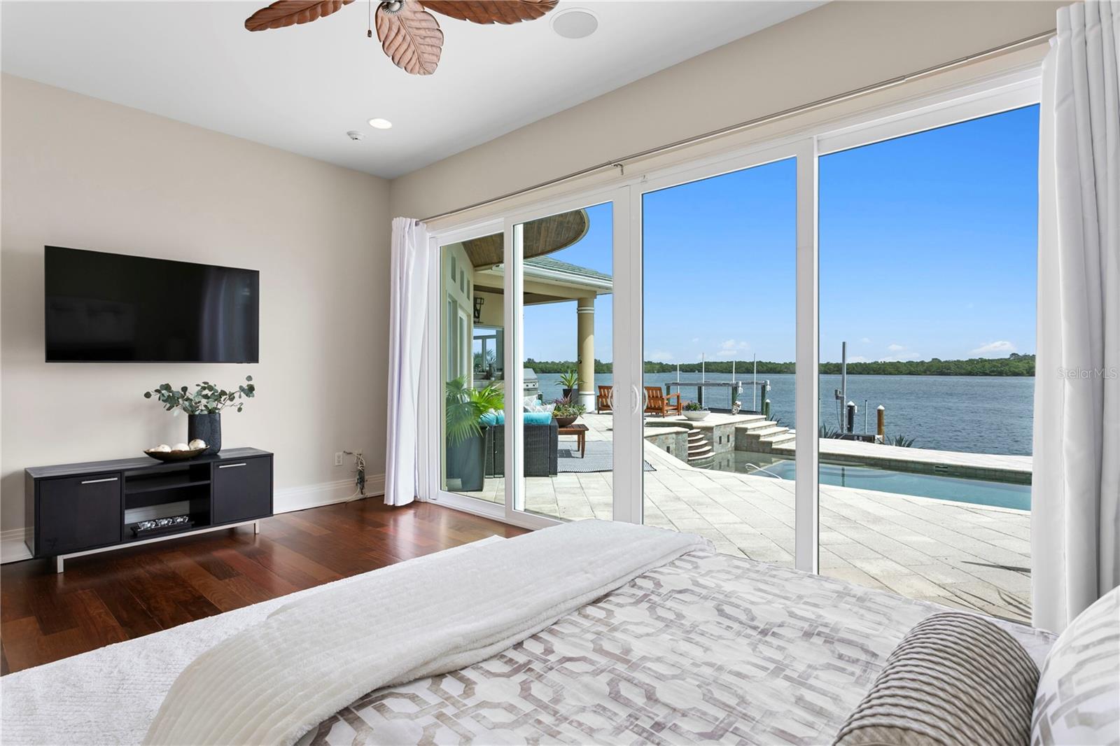 Listing photo id 41 for 2279 Mermaid Point Ne