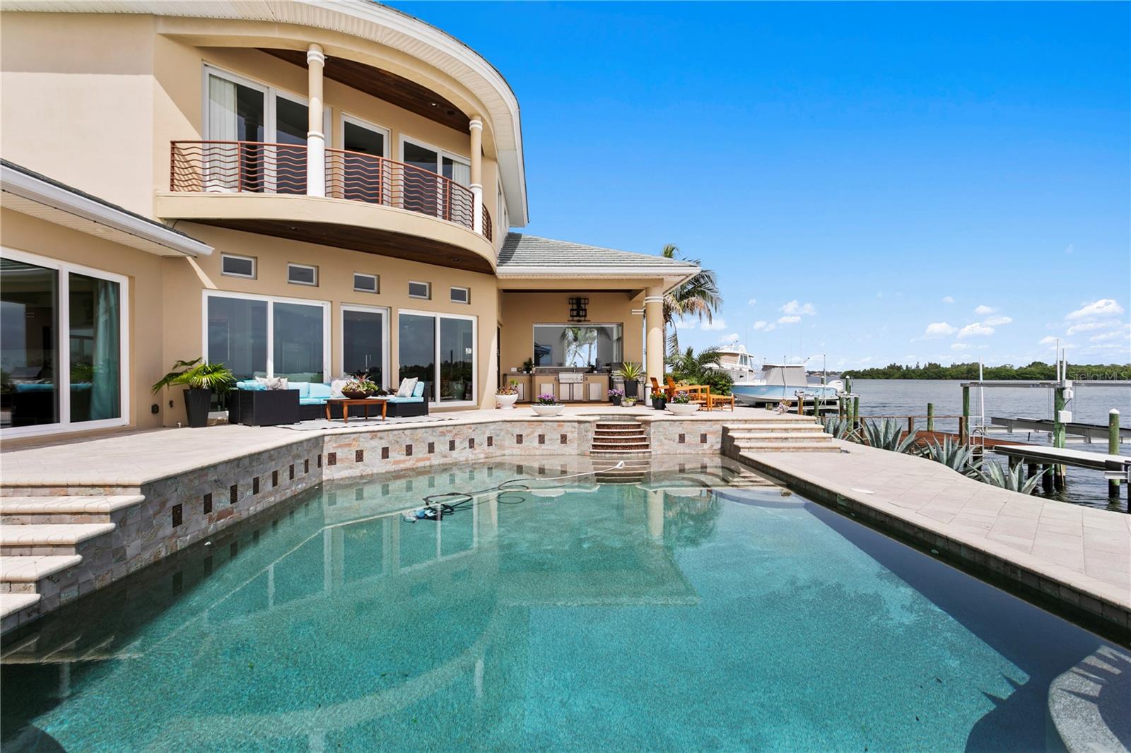 Listing photo id 48 for 2279 Mermaid Point Ne