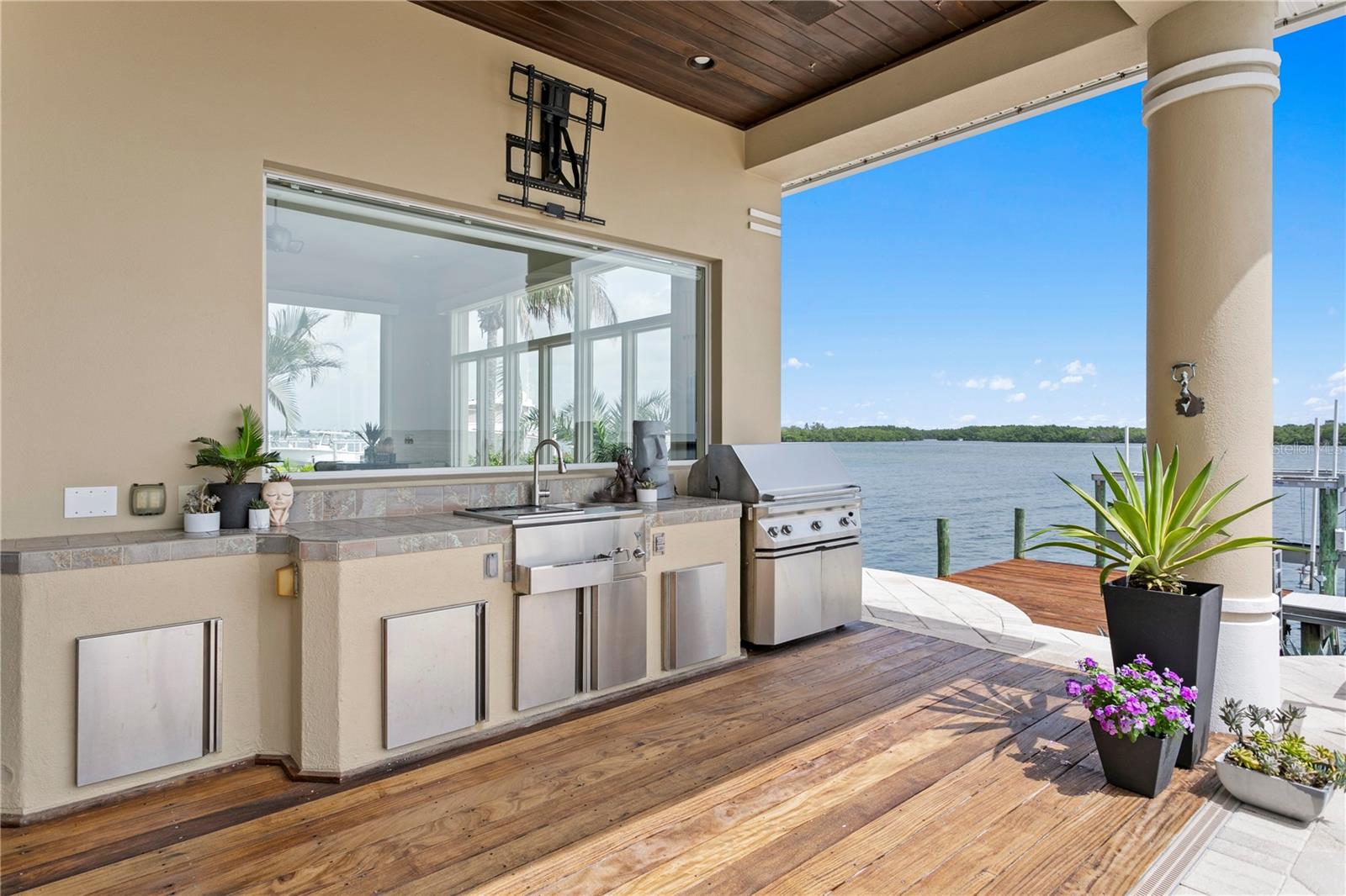 Listing photo id 54 for 2279 Mermaid Point Ne