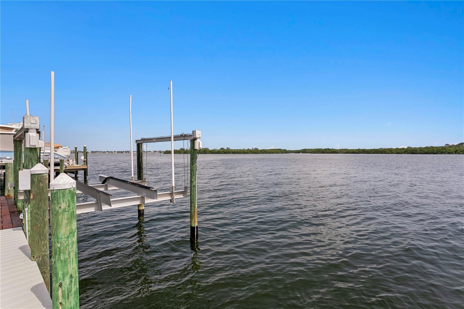 Listing photo id 61 for 2279 Mermaid Point Ne