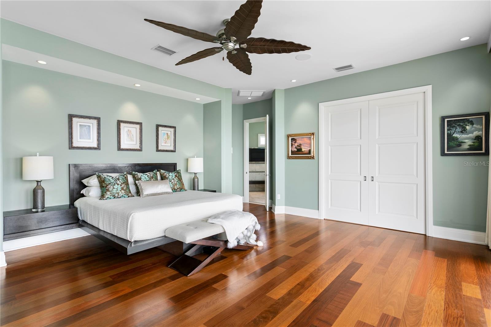 Listing photo id 70 for 2279 Mermaid Point Ne