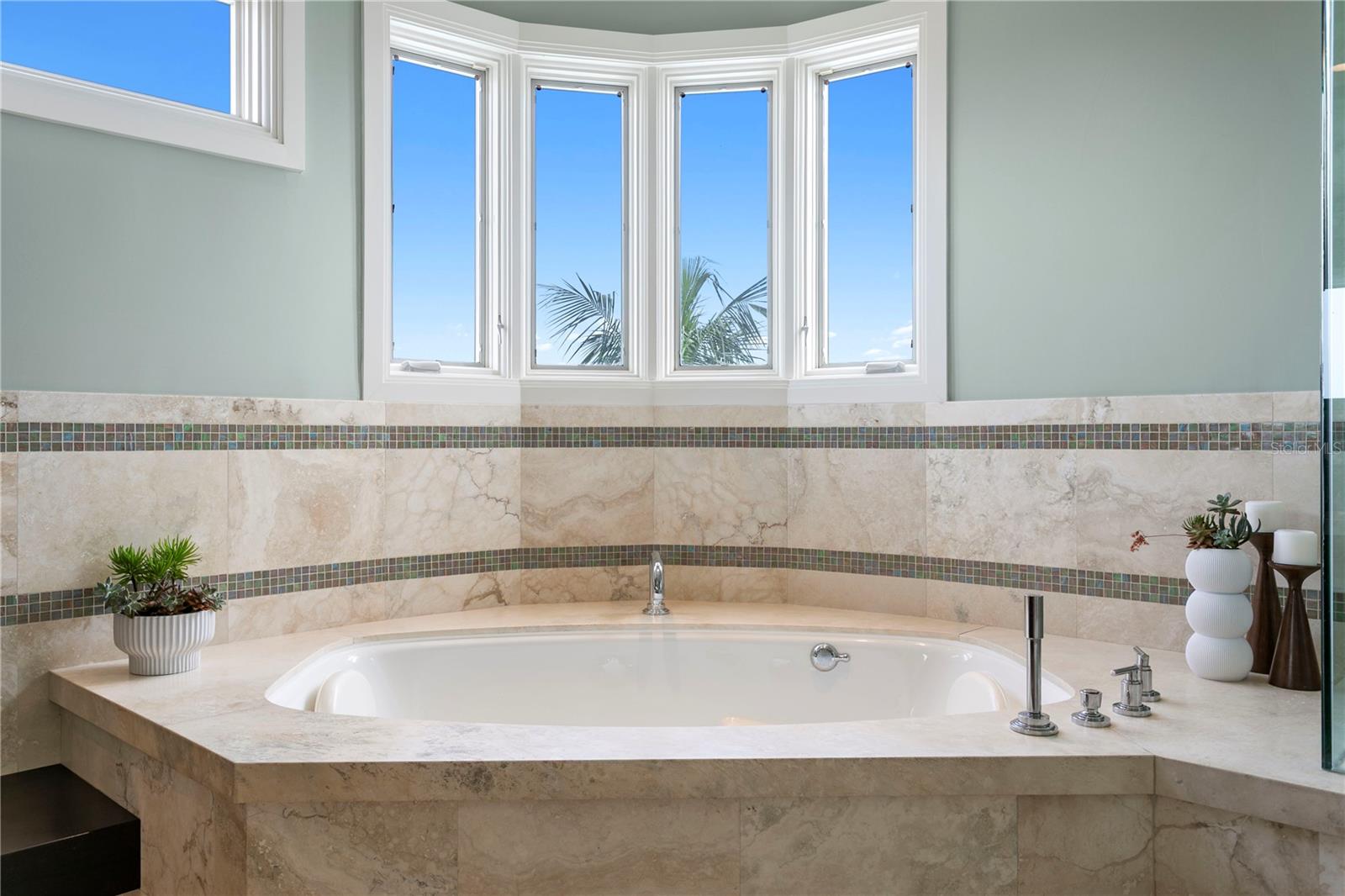 Listing photo id 75 for 2279 Mermaid Point Ne