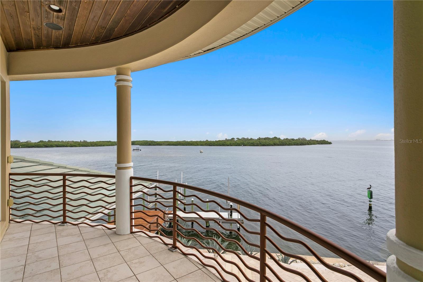 Listing photo id 77 for 2279 Mermaid Point Ne