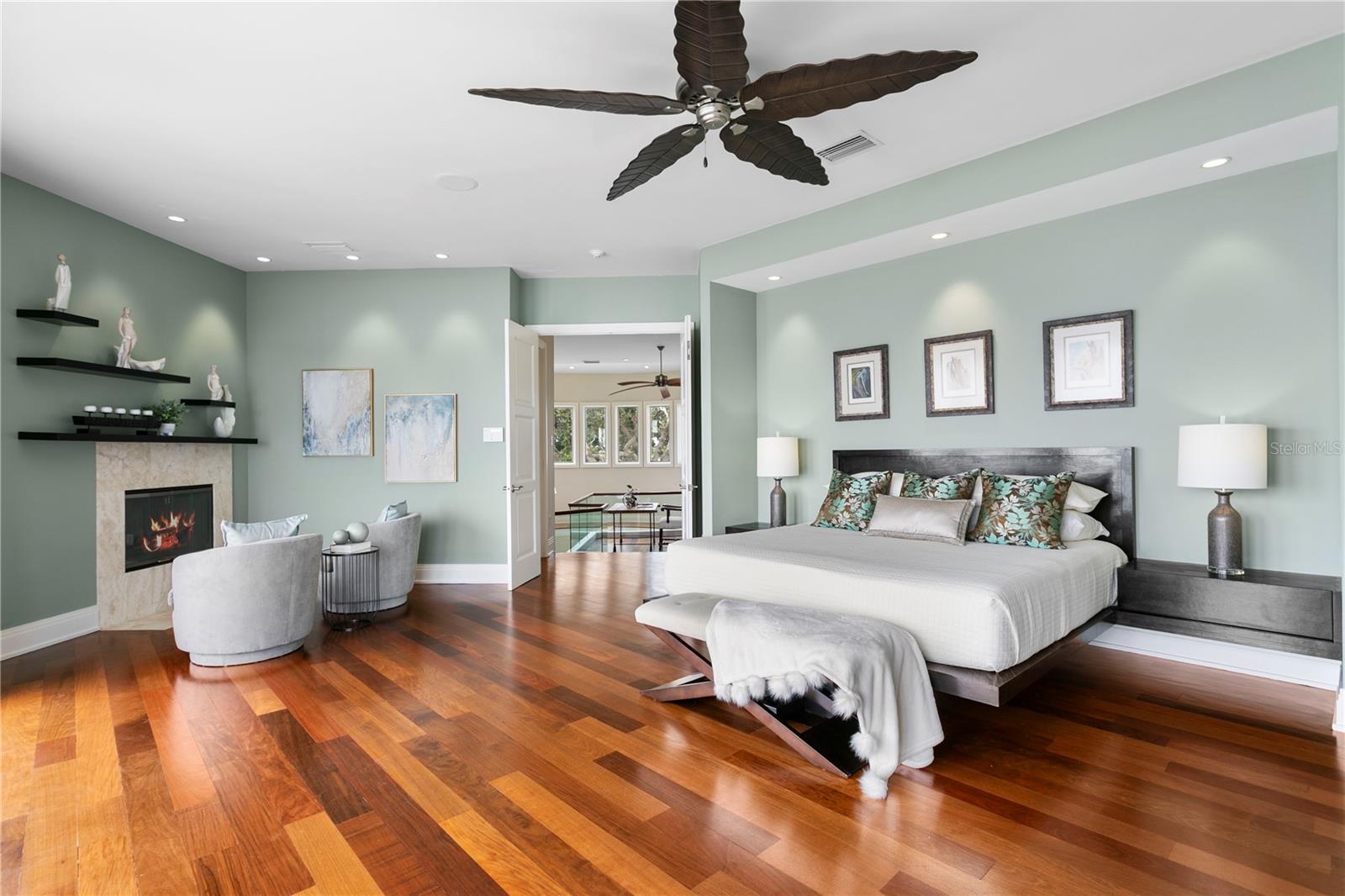 Listing photo id 80 for 2279 Mermaid Point Ne