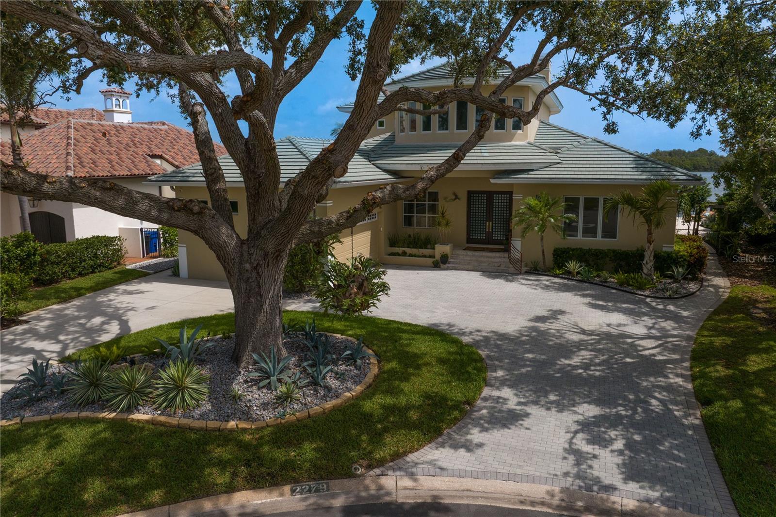 Listing photo id 83 for 2279 Mermaid Point Ne